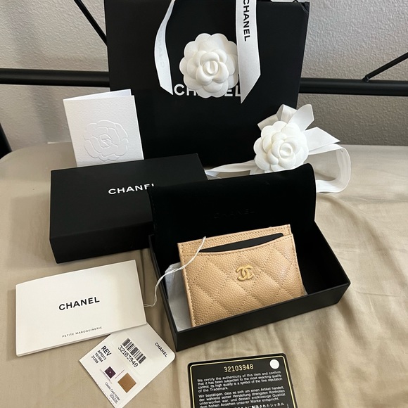 NEW full set. CHANEL beige caviar cardholder with gold CC logo hardware - Picture 7 of 15